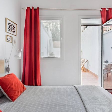 Stylish Apartment With Terrace For Couple Or Family Barcelona Exteriör bild