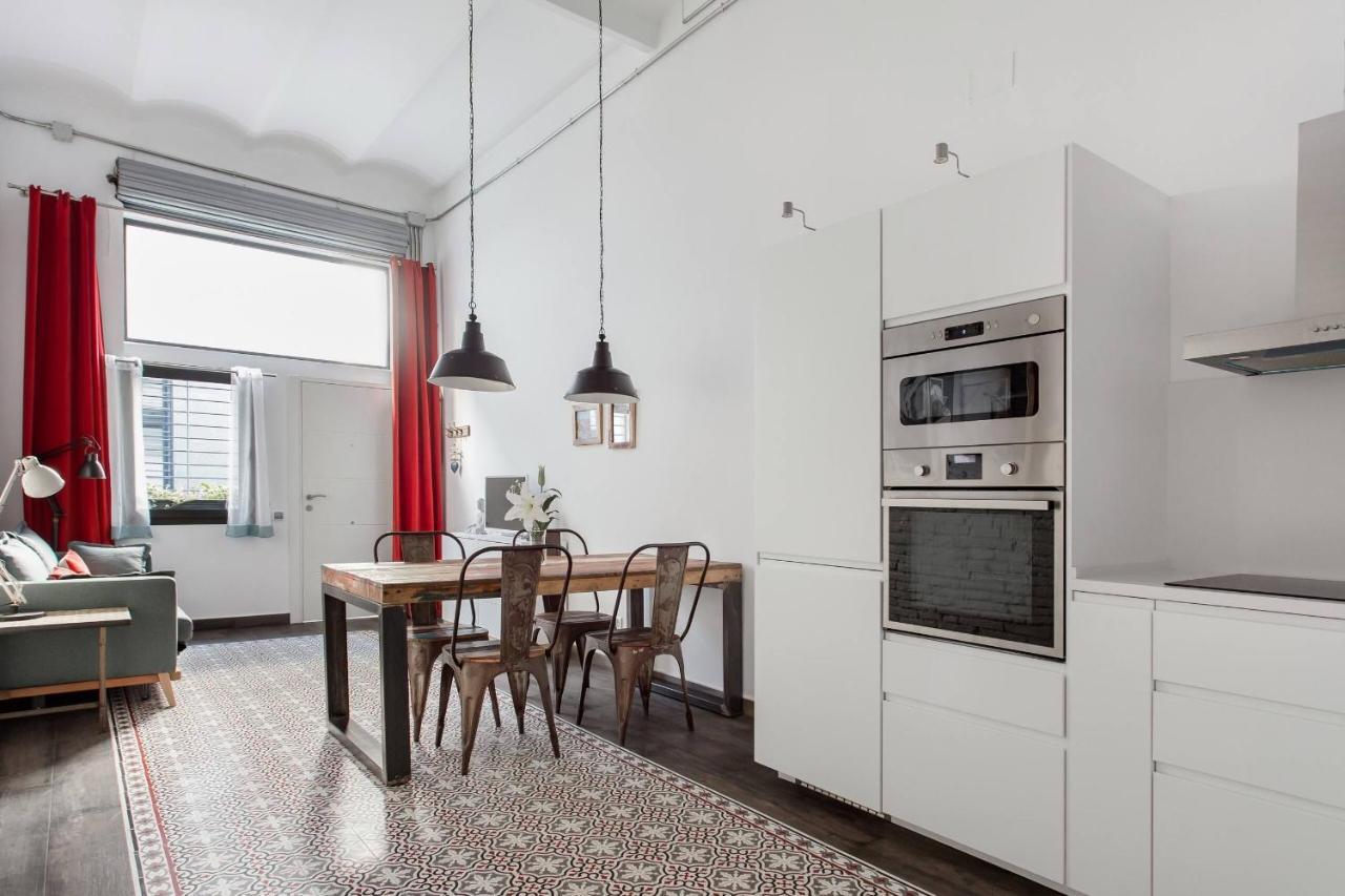 Stylish Apartment With Terrace For Couple Or Family Barcelona Exteriör bild