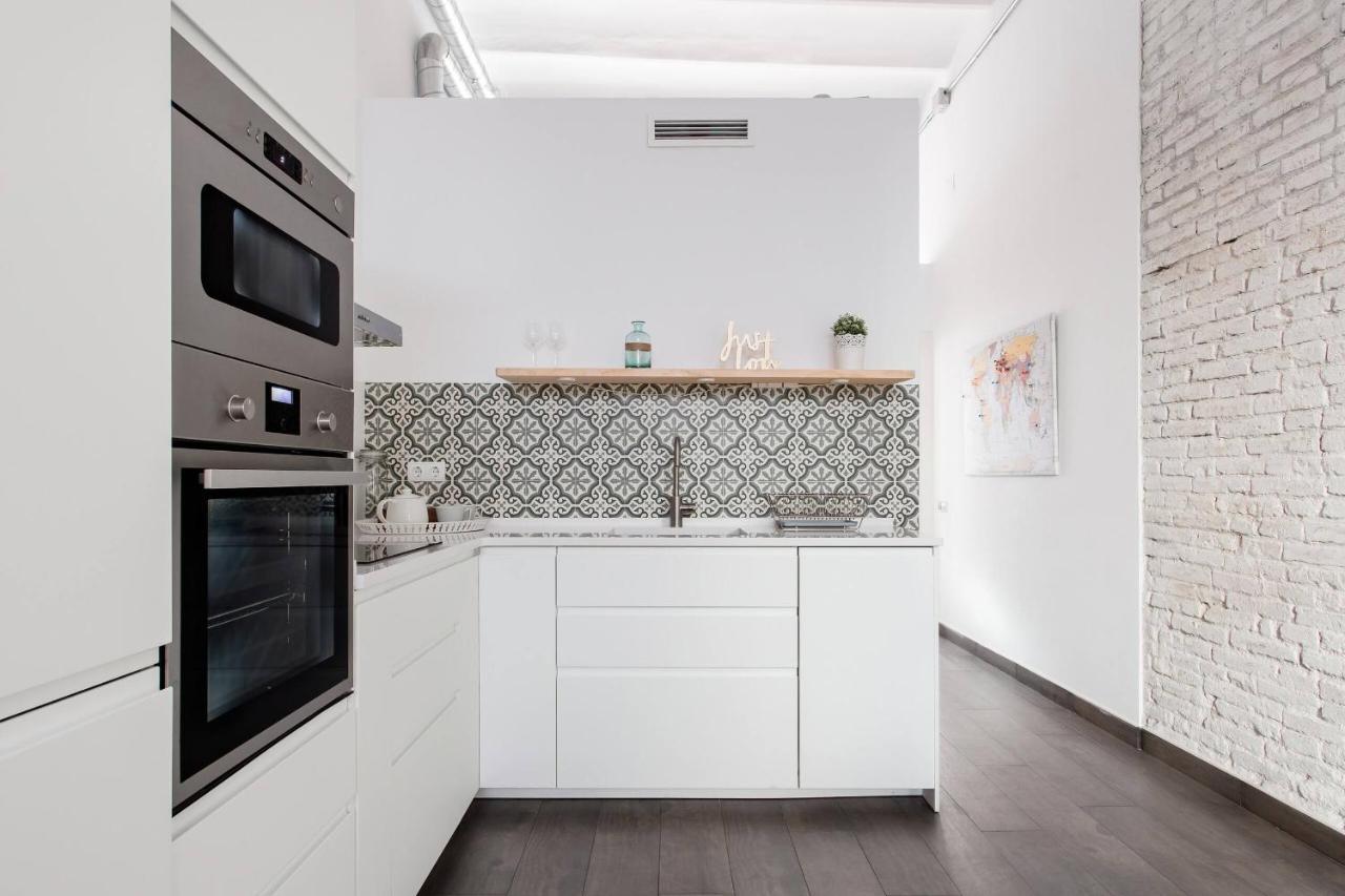 Stylish Apartment With Terrace For Couple Or Family Barcelona Exteriör bild