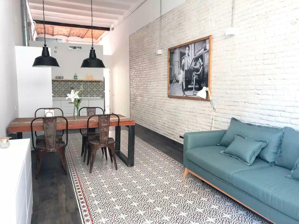Stylish Apartment With Terrace For Couple Or Family Barcelona Exteriör bild